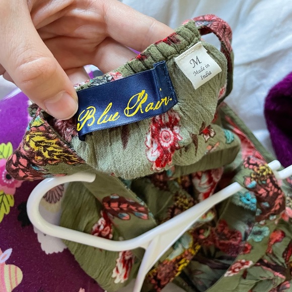 Floral Sleeveless Top - Picture 3 of 4